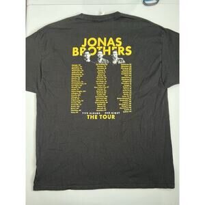 2023 JONAS BROTHERS "Five Albums One Night" Concert Tour T-Shirt Size XL